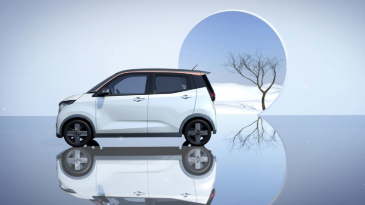 nissan and mitsubishi unveil electric mini vehicles, and test drives in metaverse