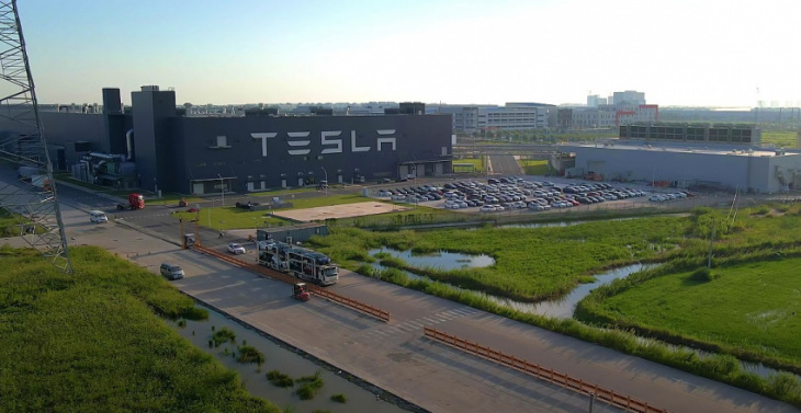 tesla giga shanghai output will return to pre-lockdown levels by tuesday
