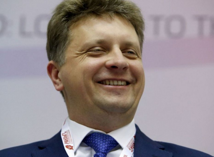 russia's avtovaz names ex-transport minister as ceo after renault exit