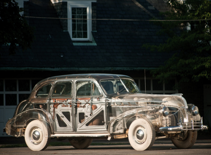 1940 pontiac deluxe six transparent display car