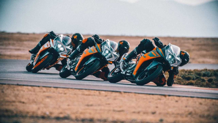 the 2022 ktm rc 390 makes its debut in the indian market