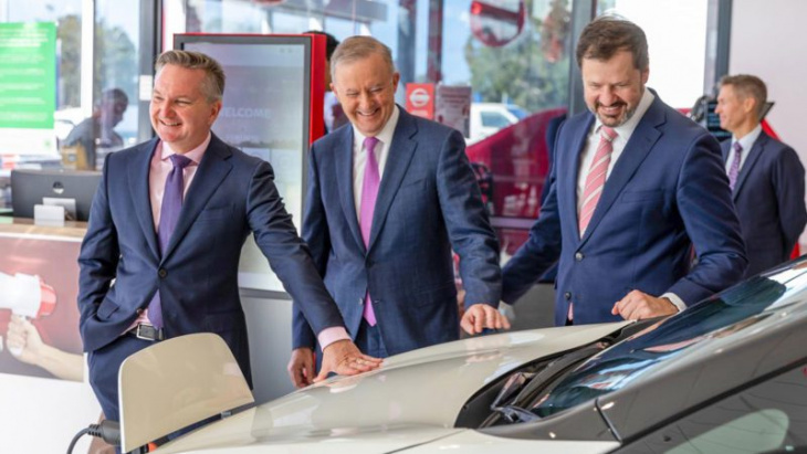 what will labor’s promised electric vehicle policy deliver for drivers?