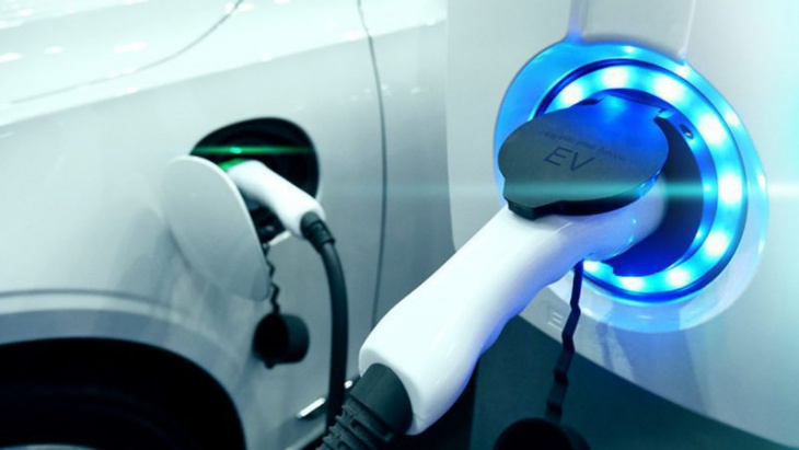 ukraine, covid and supply problems threaten to halt tidal wave of evs