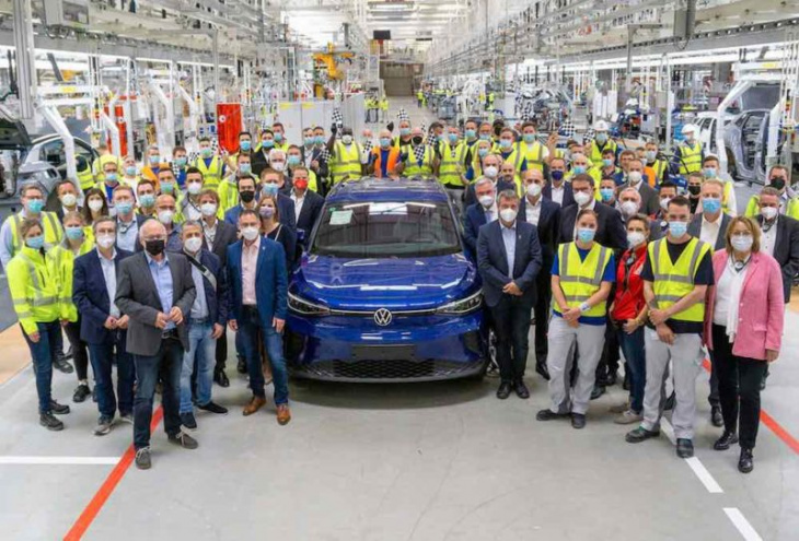 volkswagen launches second all-electric car plant in germany