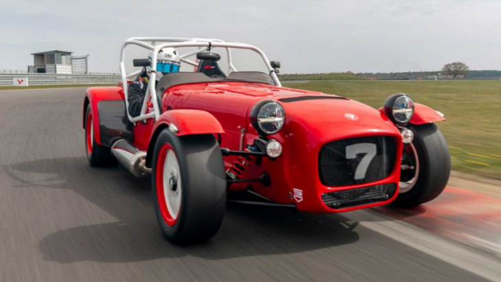 caterham seven 420 cup revealed as company’s most track-focused road car ever