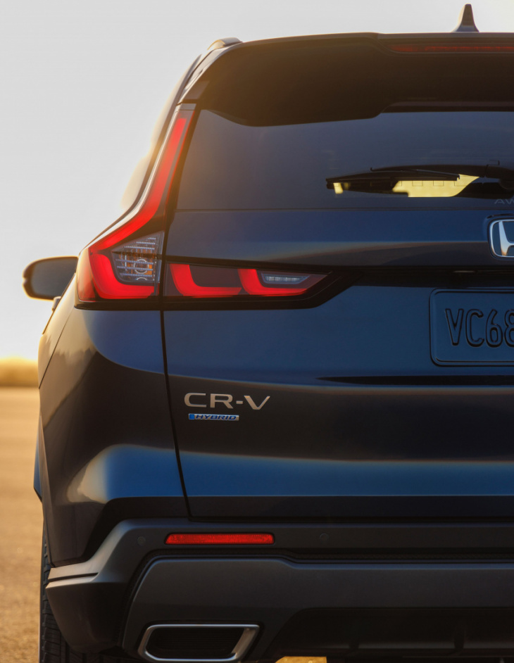 launching the 2023 cr-v, honda opts for thin headlamps, larger grille