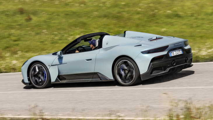 this is the new 200mph maserati mc20 cielo spyder, and yes, it’s gorgeous
