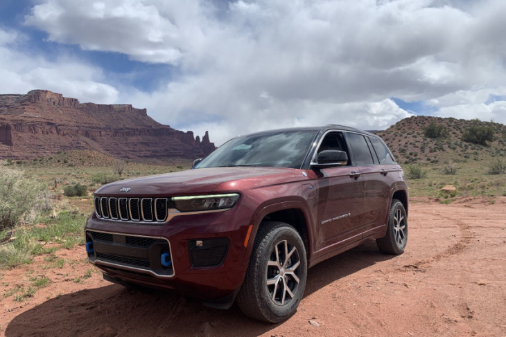 trusty v6 or cutting-edge phev? which jeep grand cherokee powertrain is right for you?