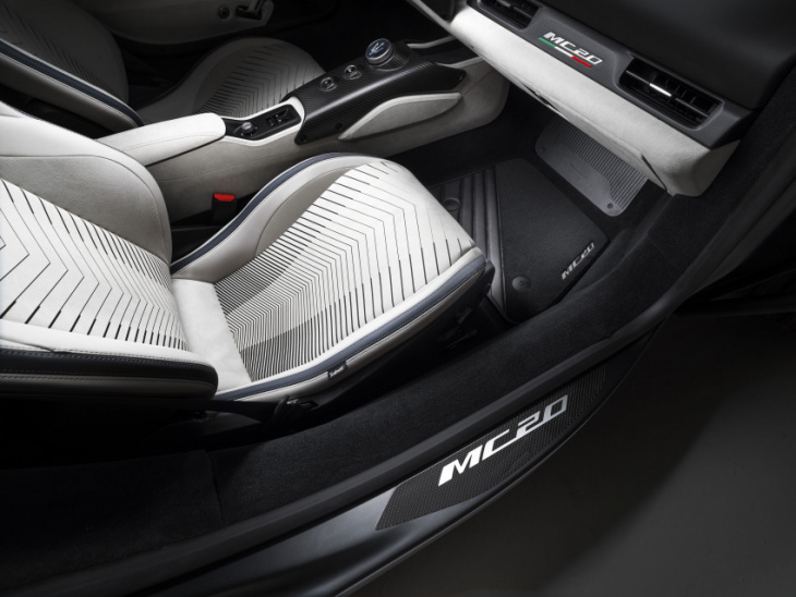 maserati mc20 cielo – a new v6 supercar with a convertible glass roof
