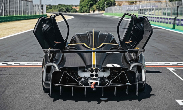 pagani shows 4 of its hypercars at 2022 motor valley fest in italy