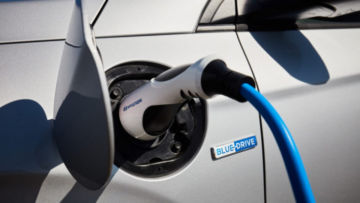 hybrid vs plug-in hybrid: what's the difference?