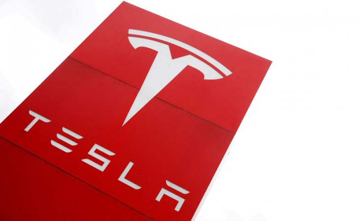 tesla not setting up manufacturing unit in india unless allowed to sell and service cars first