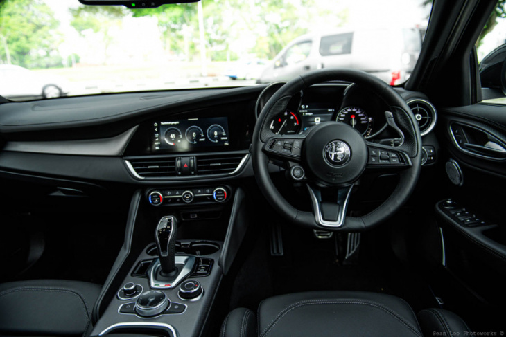 android, mreview: alfa romeo giulia veloce - italian pantomime and pizzazz