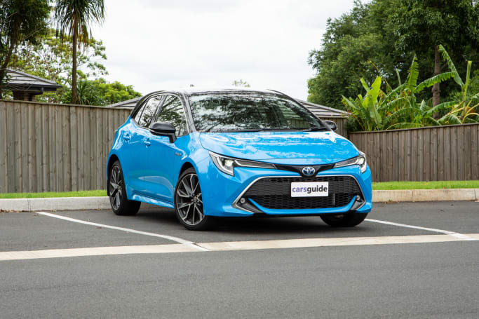 hybrid vs electric cars: which should you choose?
