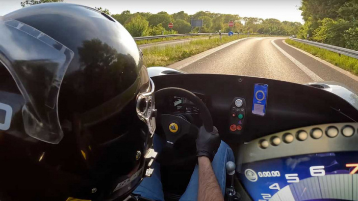lotus 3-eleven goes for roofless top speed run at the autobahn