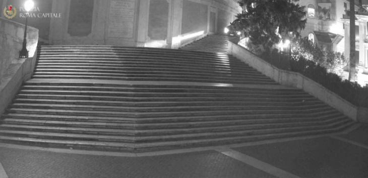 watch: guy drives rented maserati levante down rome’s iconic trinità dei monti stairs