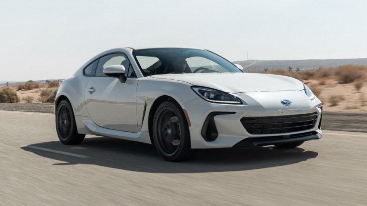 2022 subaru brz vs. toyota gr86: sports car brothers from the same mother