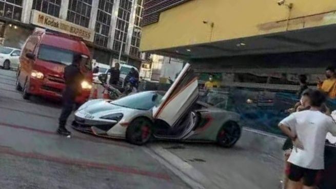 video: rented mclaren 570s is man's last resting place, found dead in front of a nightclub