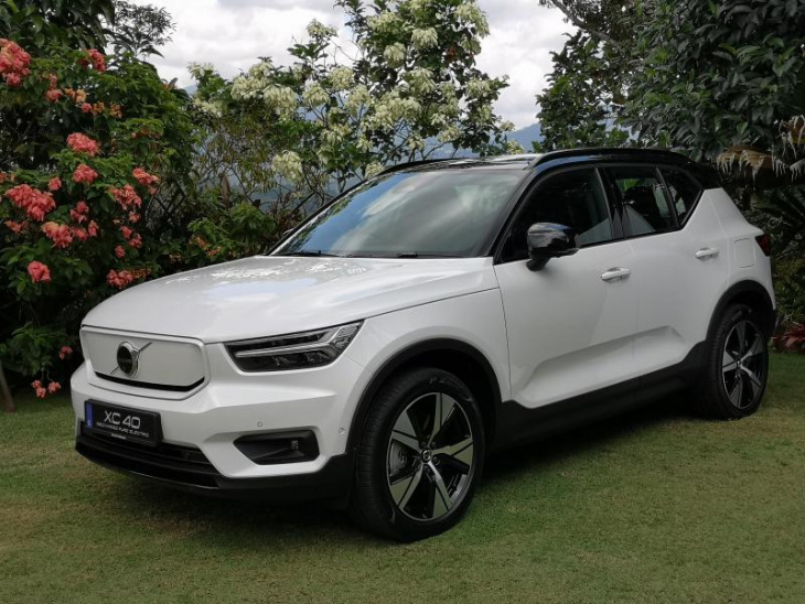 all-electric volvo xc40 recharge secures over 400 orders