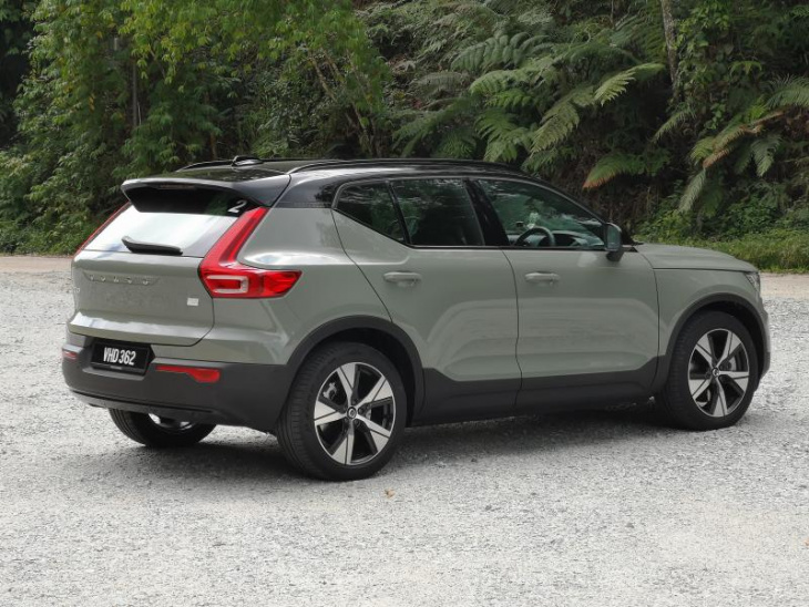 all-electric volvo xc40 recharge secures over 400 orders