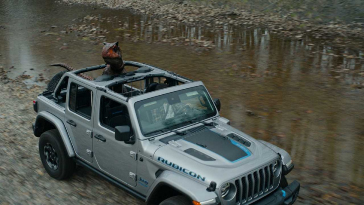 jeep has a pet dinosaur in jurassic world dominion commercial