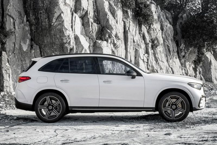 all-new 2023 x254 mercedes-benz glc debuts - all-electrified range with 3 phev variants