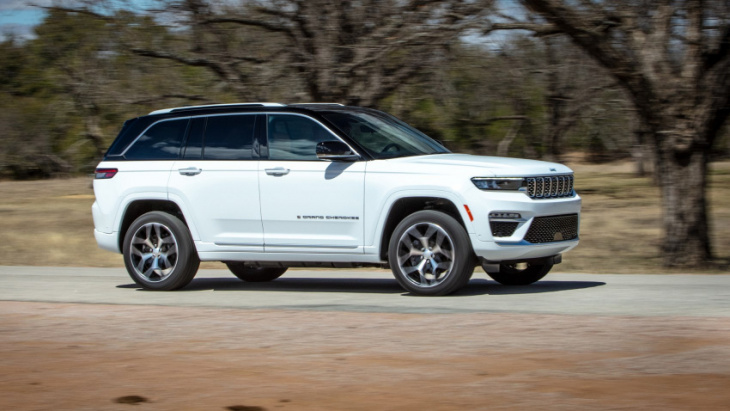 jeep grand cherokee 4xe plug-in hybrid (2022) review: talks a big game