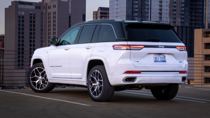 jeep grand cherokee 4xe plug-in hybrid (2022) review: talks a big game