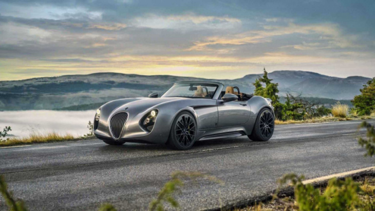 project gecko: wiesmann committed to v-8 sports car despite move into evs