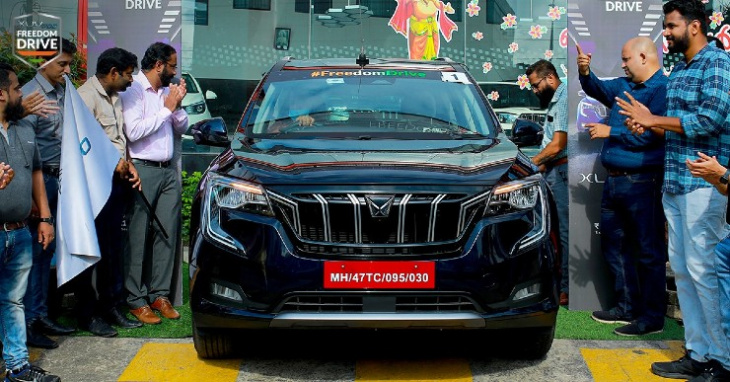 mahindra is yet to deliver 78,000 units of xuv700; gets 10,000 bookings every month