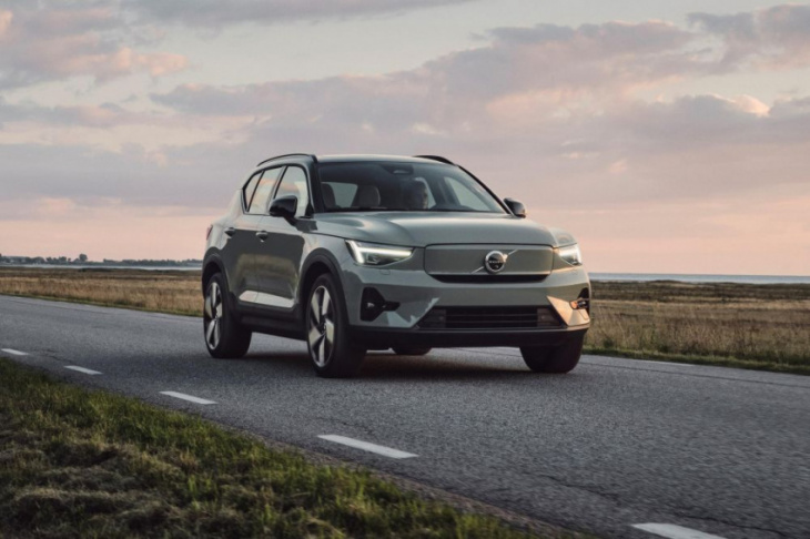 volvo pairs with fortnite developer for future infotainment