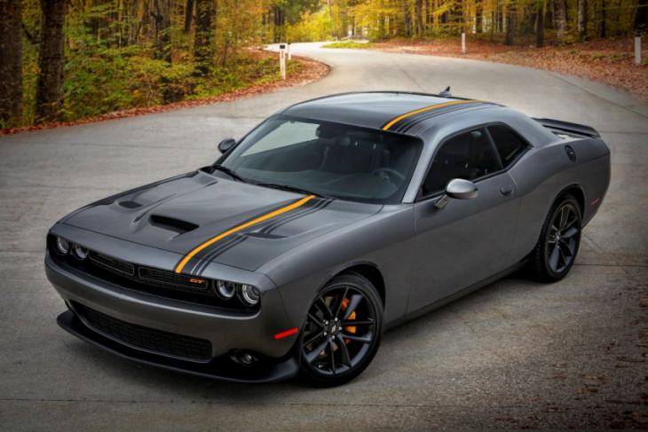 android, 4 reasons to buy a 2022 dodge challenger, not a ford mustang