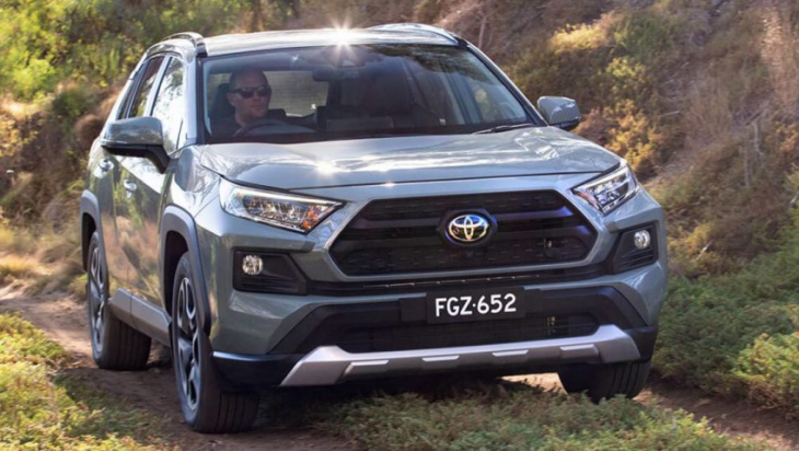 toyota sets sights on sub-hilux ute with potential ford maverick and hyundai santa cruz competitor: report