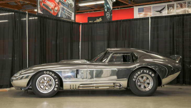 shelby has built a v8-powered ‘cammer cobra’ concept, and it is shiny