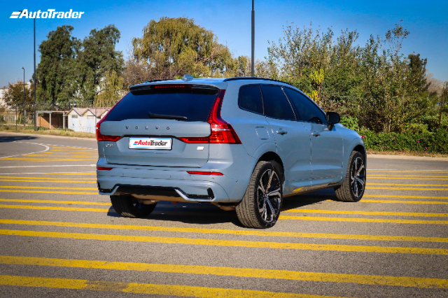 android, volvo xc60 t8 recharge awd r-design (2022) review