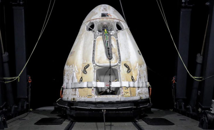 spacex, nasa call off cargo dragon launch after discovering fuel leak