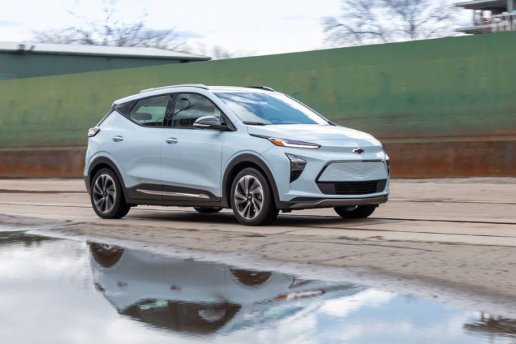 2023 chevrolet bolt ev’s price cut makes a good thing better
