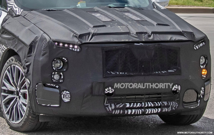 2024 cadillac xt4 spy shots: digital dash and super cruise coming to compact crossover