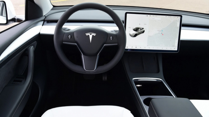 tesla to roll out full self-driving beta to 100,000 cars