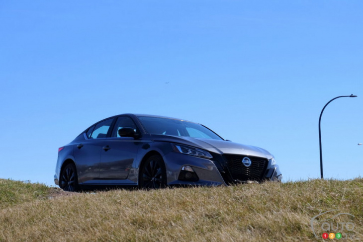 2022 nissan altima sr midnight edition review: a likeable fancy-pants