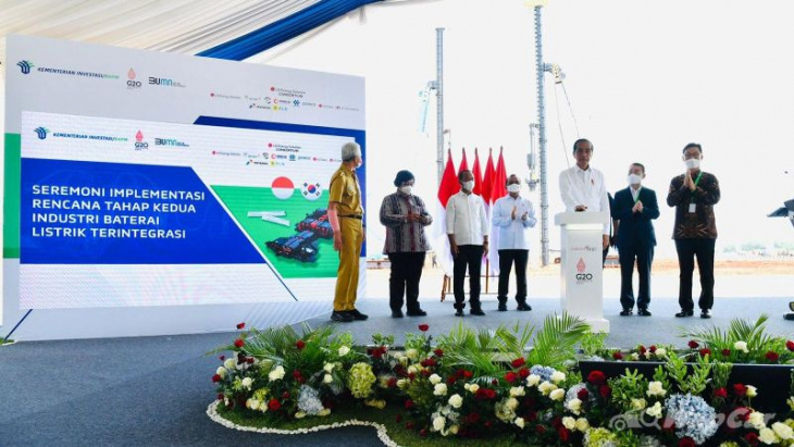 indonesian president jokowi rode a genesis g80 ev to officiate lg's rm 43 billion ev battery materials plant