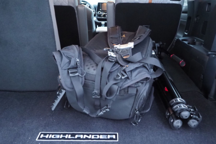 suv review: 2022 toyota highlander hybrid xle