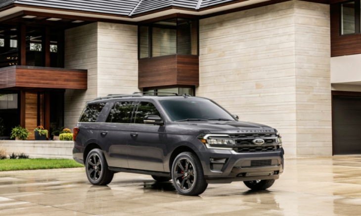 is the 2022 jeep wagoneer stealing sales from the ford expedition?