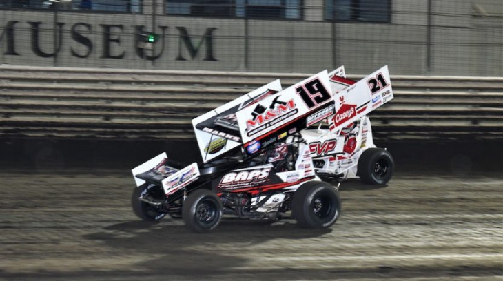 marks hits the road & wins at knoxville