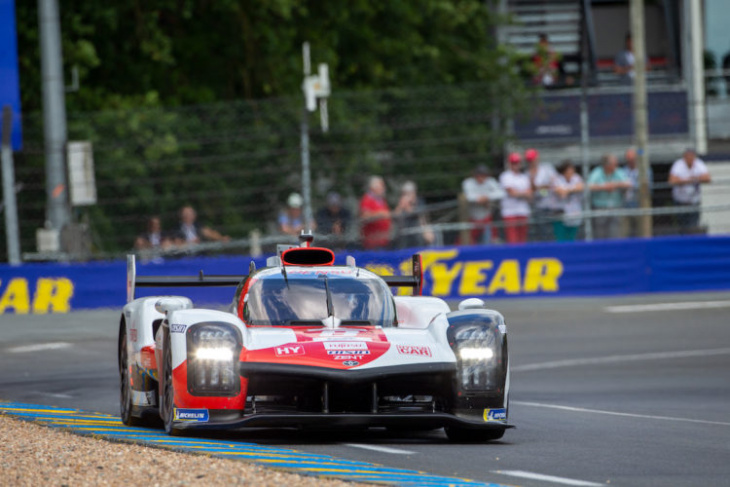 hartley leads le mans for toyota with 20 hours to go