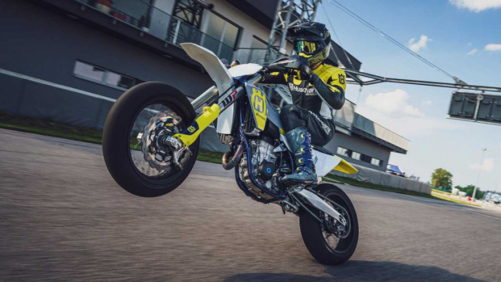 husqvarna updates fs 450 colorway and componentry in 2023