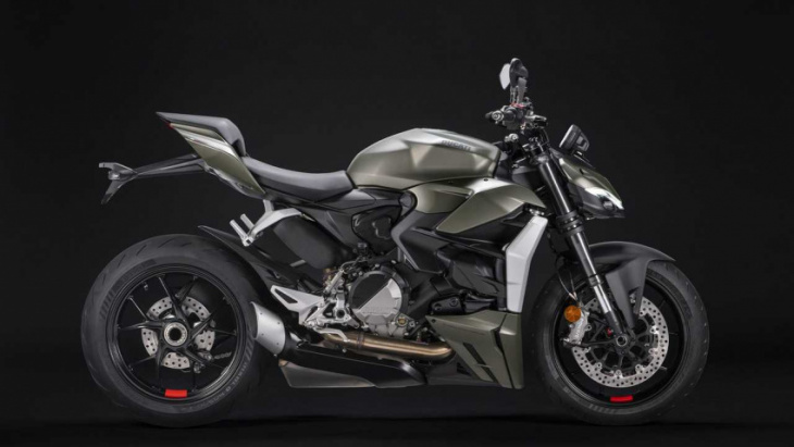 2023 ducati streetfighter v2 is all business in storm green