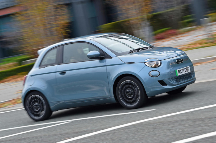 fiat 500 electric successfully tests wireless road charging