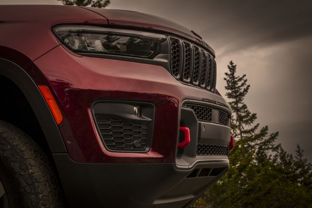 the jeep grand cherokee trailhawk is more than an appearance package