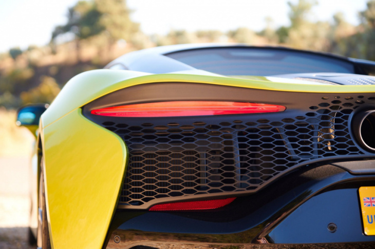android, first drive: the hybrid mclaren artura is eroding my automotive traditionalism
